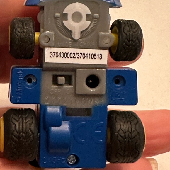 McDonald Mario Kart Happy Meal Toys Yoshi Donkey Kong Toad and Princess Peach - Picture 3 of 3